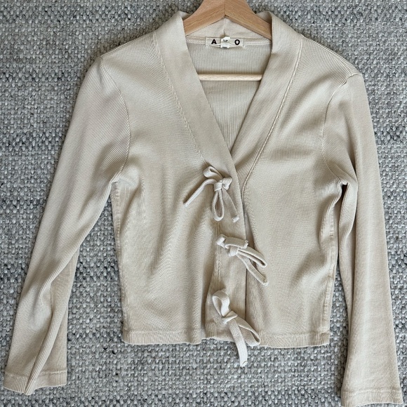 AMO Bow Cardigan - Picture 1 of 3